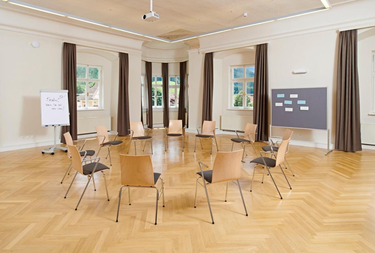 Jufa Hotel Stift Gurk מראה חיצוני תמונה