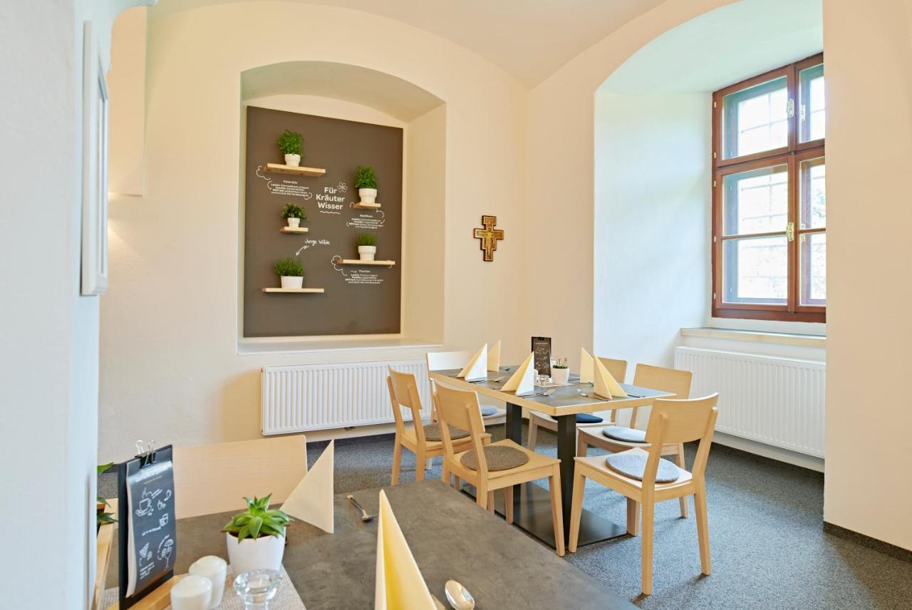 Jufa Hotel Stift Gurk מראה חיצוני תמונה